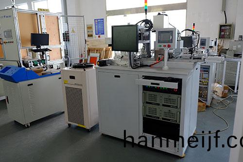 柱式(shi)電池(chi)全(quan)自動銲(han)封係統